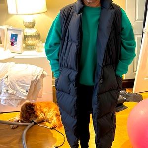 Black Down Vest- o/s